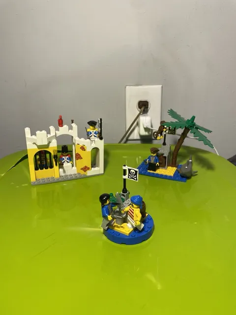 LEGO Pirates Lot 1889 6259 1696 Near Complete W/ Minifigs Vintage Classic 1990s