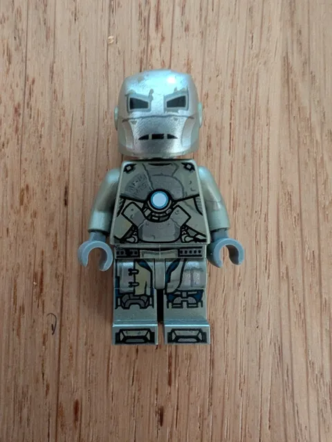 LEGO Marvel Avengers sh565 Iron Man Mark 1 Armor Minifigure 76125