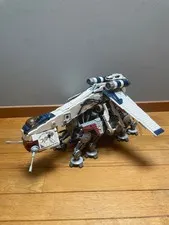 LEGO Star Wars The Clone Wars: Republic Dropship with AT-OT Walker (10195)