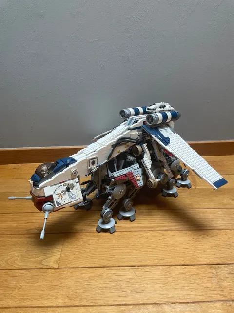 LEGO Star Wars: Republic Dropship with AT-OT Walker (10195) 100% Complete