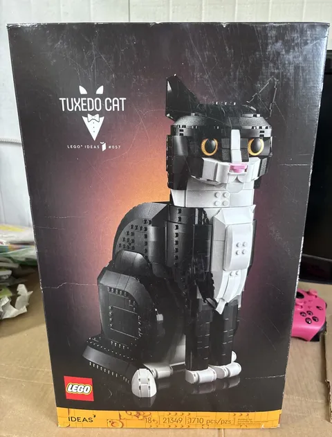 New Open Box LEGO Ideas #057 BW Tuxedo Cat 21349 1710 Pieces