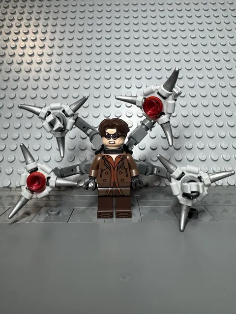 LEGO Doctor Octopus minifigure ( 76321 ) Spider-man vs Doc Ock Train Scene