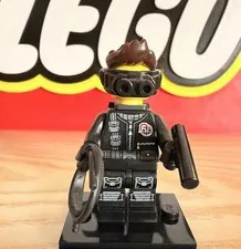 Lego CMF Series 16 Spy Minifigure With Accessories 