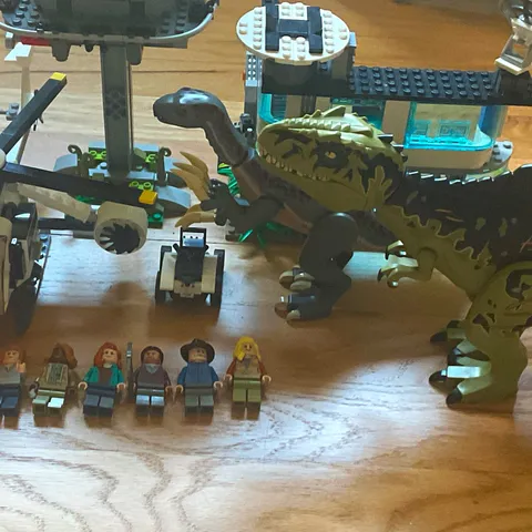 Lego Jurassic Park: Giganotosaurus & Therizinosaurus Attack (76949)