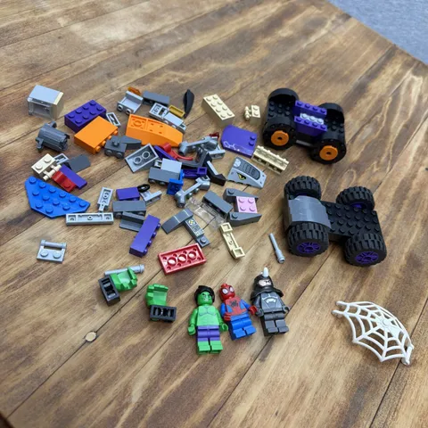 LOOSE LEGO Spider-Man: Hulk vs. Rhino Truck Showdown No Manual
