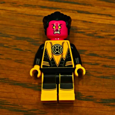 LEGO DC Super Heroes Sinestro Minifigure sh144 Yellow Lantern Set 76025 Genuine