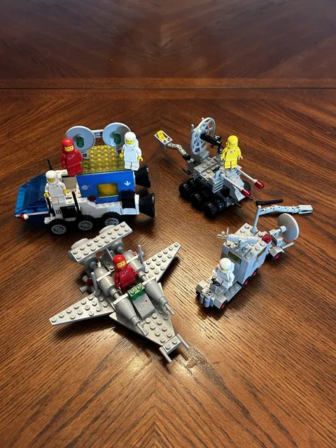 Lego Classic Space Sets Lot Of 4 (452, 483, 6880, 6927)