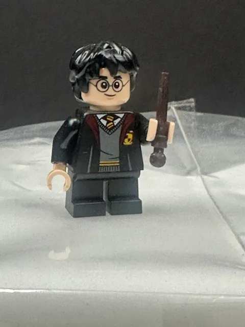 LEGO Harry Potter, Gryffindor Robe Minifigure Advent Calendar 2022 76404