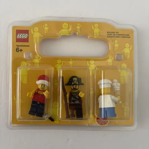 Lego Build a Minifigure Pack With 3 Mini Figures Santa Pirate Chef