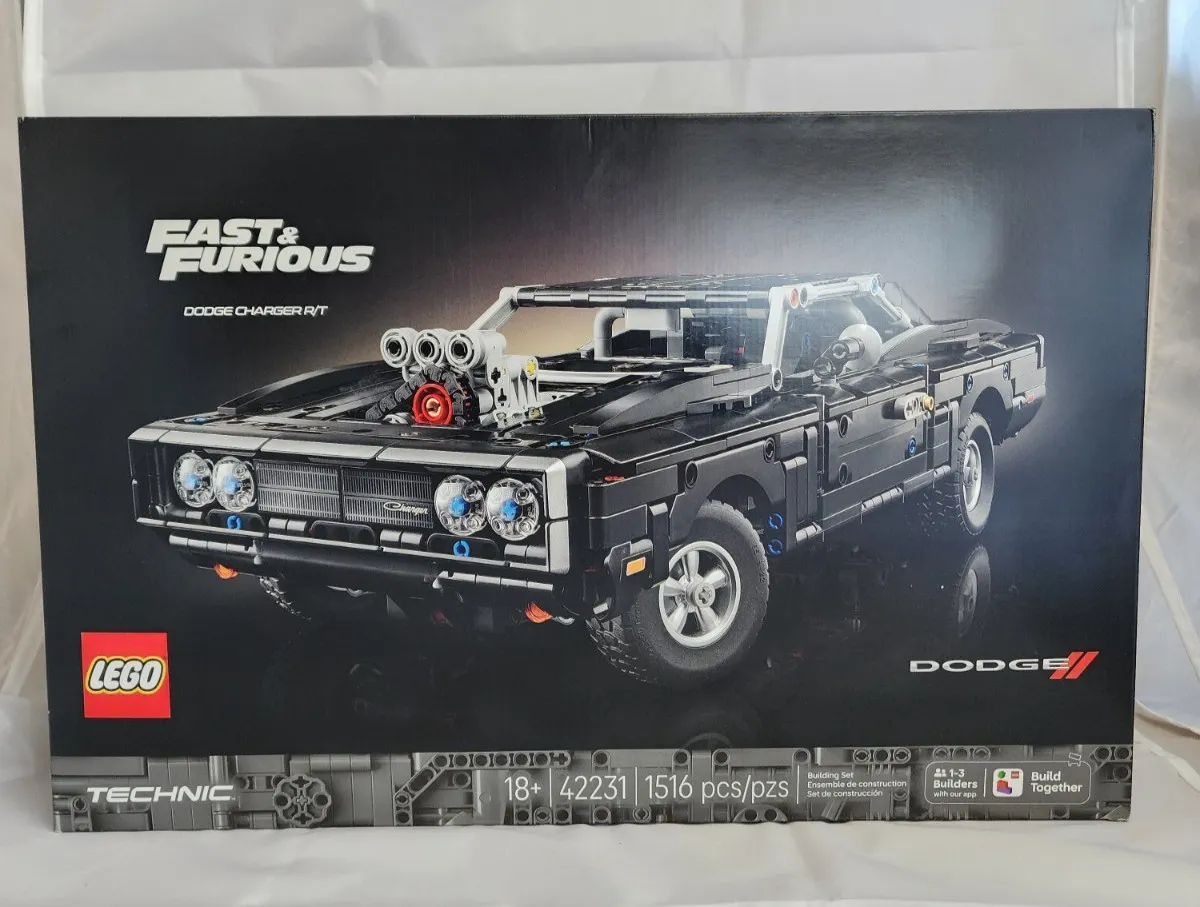 LEGO Fast & Furious Dodge Charger R/T 1516 Pieces Model #42231 Sealed
