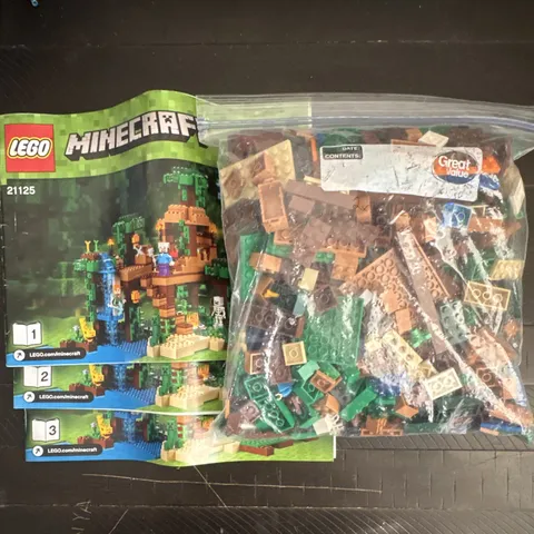 LEGO Minecraft 21125 The Jungle Tree House 707 pcs Missing One Minifig