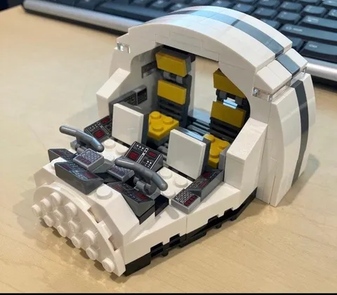 Lego Star Wars Millennium Falcon Cockpit Comic-Con Exclusive 2018 75512