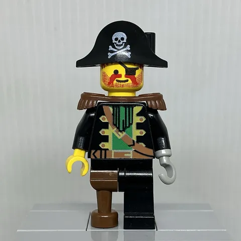 LEGO Pirates I pi055 Captain Red Beard Roger Peg Leg Hook Hand Minifigure