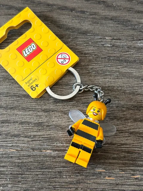 Lego 853572 Bumblebee Girl Mini Figure Keychain 2016 - NEW With Tags! Retired 