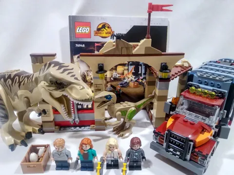 🔥LEGO Jurassic World 76948 T. Rex & Atrociraptor Dinosaur Breakout 99% Complete