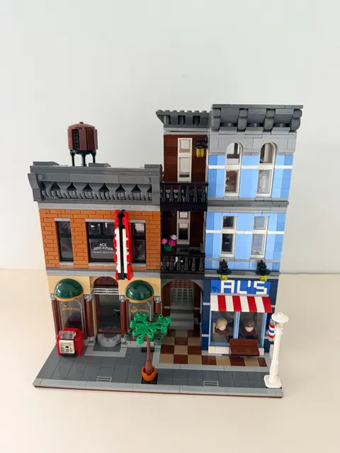 LEGO 10246 Creator Expert Detective's Office  Modular Building - 100% Complete