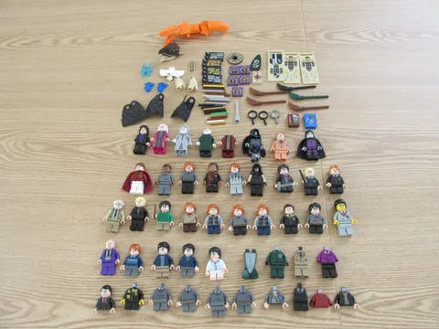 Huge Lego Harry Potter Minifigures w/misc Lot