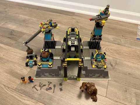 LEGO Rock Raiders: The Rock Raiders HQ (4990) 100% COMPLETE No Box/Instructions