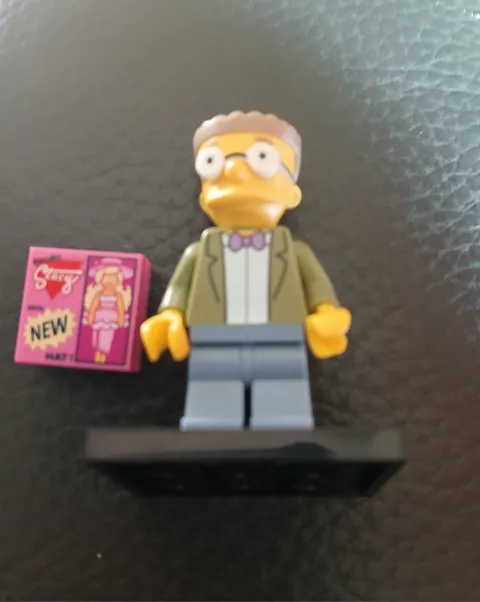 LEGO Minifigures The Simpsons Series Waylon Smithers   Series 2 - 71009