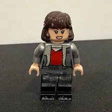 LEGO Star Wars Qi’ra Misprint Minifigure Yoda Back Misprint