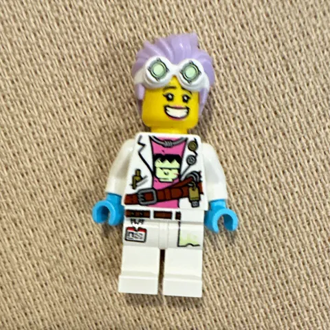 LEGO Minifigures Mad Scientist Minifigure w/ White Lab Coat Purple Hair Goggles