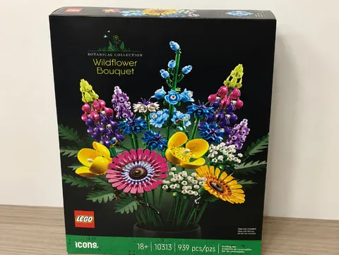 LEGO Icons Wildflower Bouquet Artificial Flowers 10313