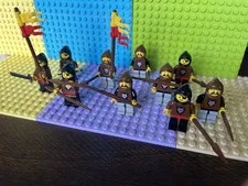 Lego Castle Wolfpack Vintage Lot Of 10 Minifigures And Accessories