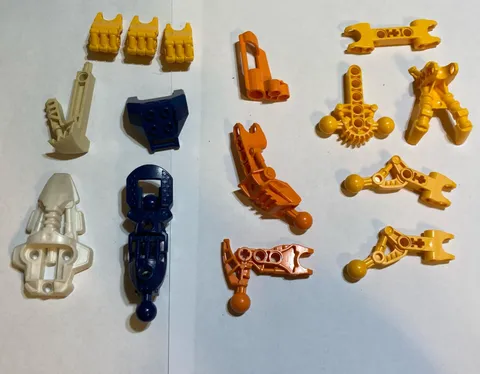 lego bionicle Assorted Bulk Lot Figure Pieces