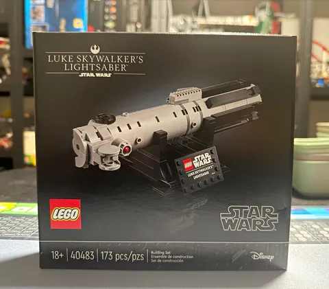 LEGO 40483 Star Wars Luke Skywalker’s Lightsaber Promotional Set Exclusive GWP