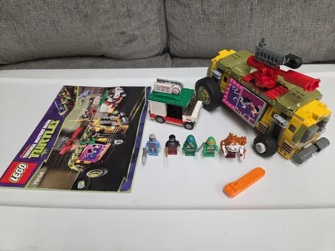 LEGO Teenage Mutant Ninja Turtles: The Shellraiser Street Chase (79104)