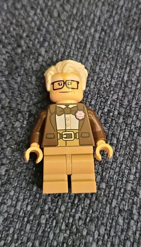 LEGO Carl Fredricksen Minifigure from 'Up' House Disney 43217 NEW