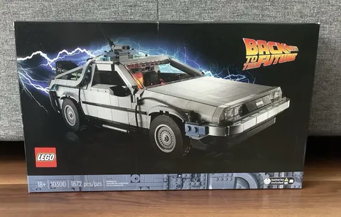 LEGO 10300 Back to The Future DeLorean Time Machine Brand New sealed
