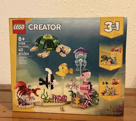 LEGO Creator 3 in 1 Marine Animals Set 421 Pieces - Ages 8+