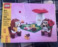 LEGO Iconic: Hedgehog Picnic Date (40711)  Retired 166 Pcs New