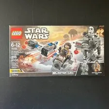 LEGO Star Wars: Ski Speeder vs. First Order Walker Microfighters (75195)