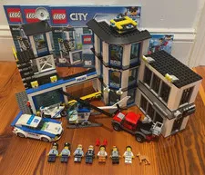LEGO City: Police Station 60141 100% Complete
