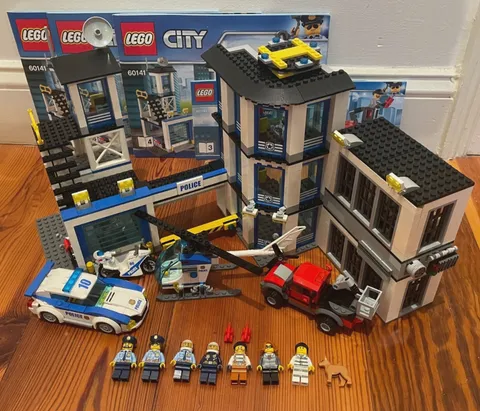 LEGO City: Police Station 60141 100% Complete