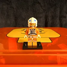 LEGO Star Wars Rebel Pilot Minifigure Orange Suit White Helmet