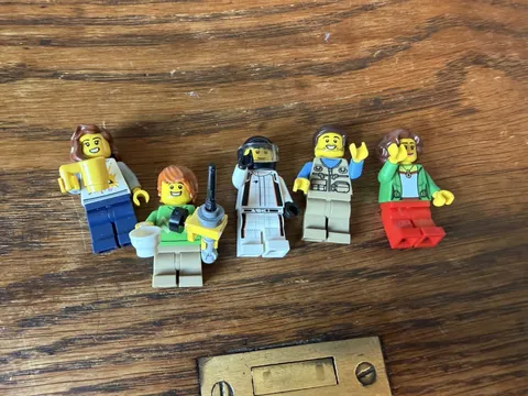 GREAT LOT OF FIVE RANDOM LEGO MINI FIGURES WITH FREE SHIPPING
