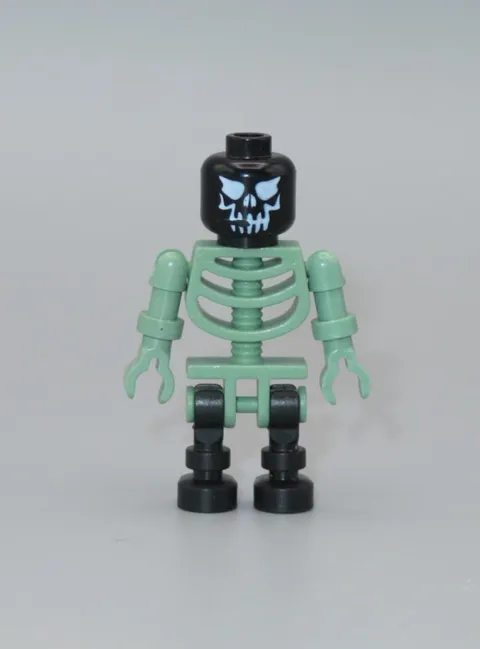 LEGO Harry Potter Skeleton minifigure 4766 Graveyard Duel