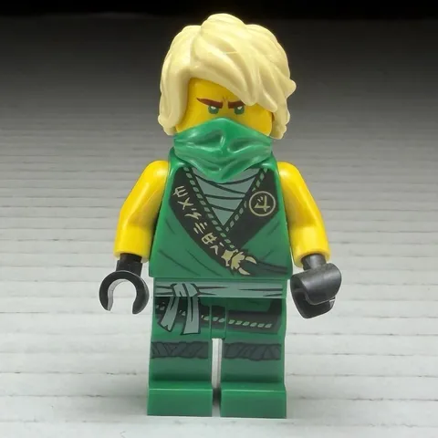 LEGO Ninjago Lloyd Minifigure Legacy Rebooted Robe njo574