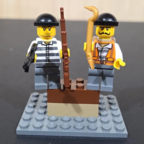 LEGO City Minifigure Lot of 2 Bad Guys W/Black Beanies Crowbar Backpack Guns
