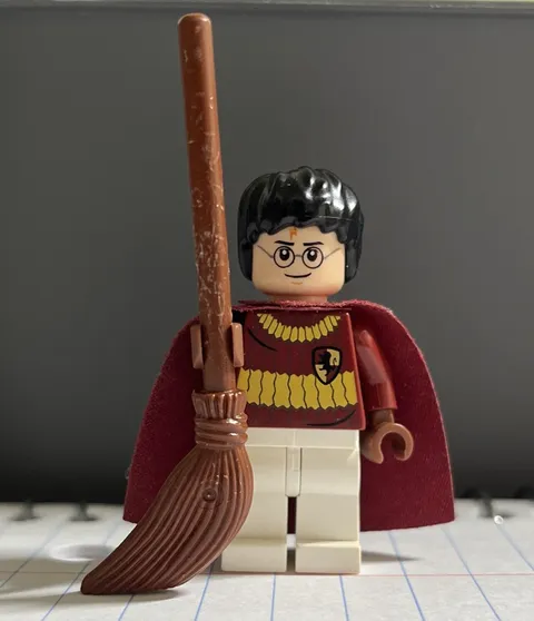 Lego Harry Potter Quidditch Uniform Minifigure  W/ Broom And Cape (4737)