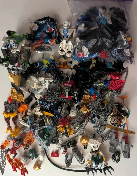 LEGO BIONICLE 4.5 Lb Lot Assorted Parts Masks Weapons Mixed Partial Figures