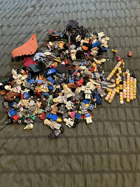 Lego Minifigures, Parts, Pieces And Accessories Lot
