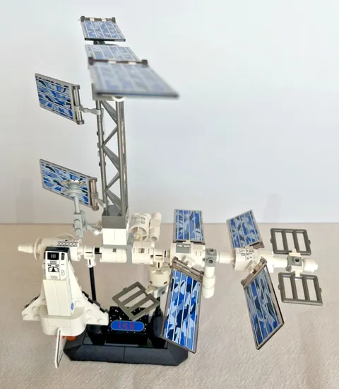 Lego Discovery 7467 International Space Station Complete w/ Instructions