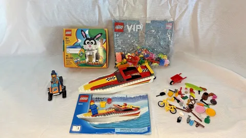LEGO Lot 4643 Speedboat, Sealed Year of Rabbit, VIP Pack, 50+ Pieces, 2 Minifigs