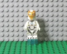 LEGO Avengers Series Space Iron Man Minifigure with White Base