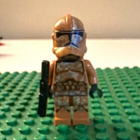 LEGO Star Wars Geonosis Clone Trooper Phase II Minifigure