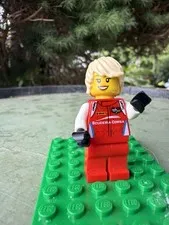 LEGO Scuderia Corsa Female Race Driver Minifigure Blonde Hair Genuine LEGO